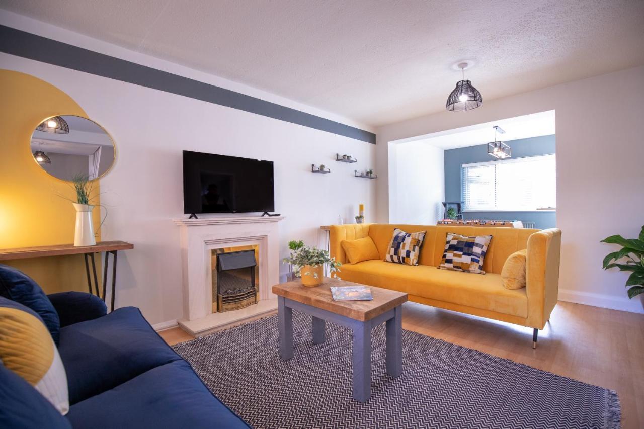 Saltbox Properties- Large!! 3 Bed, 3 Bath House, Parking, Fast Wifi, Town Centre Location! Sleeps 6 Ashby-de-la-Zouch Buitenkant foto